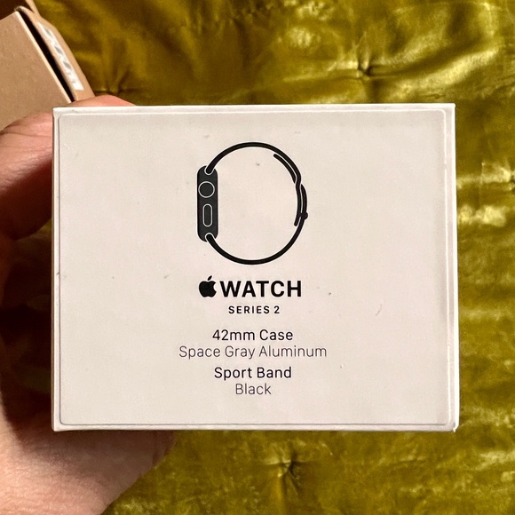 Apple Watch Series 2 42mm Space Grey Aluminum Original Packaging and Acessories - Picture 3 of 7